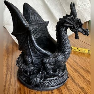 Dragon candle holder